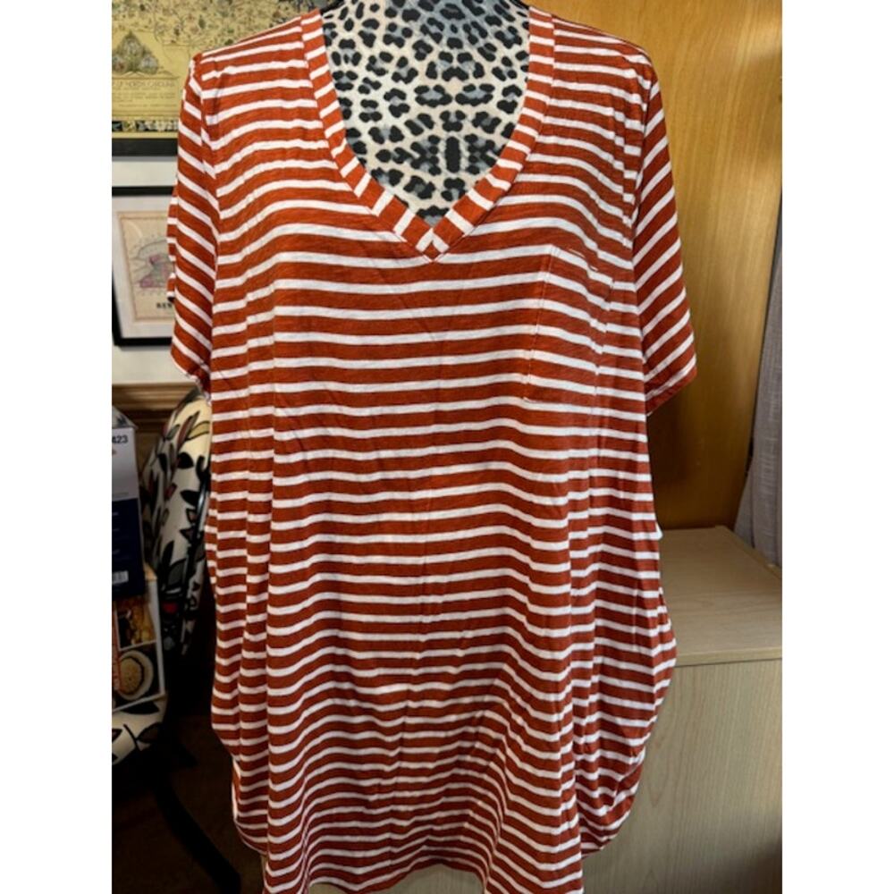 Torrid Orange Striped Classic Fit V Neck T-Shirt Pocket Size 4 - New with tags